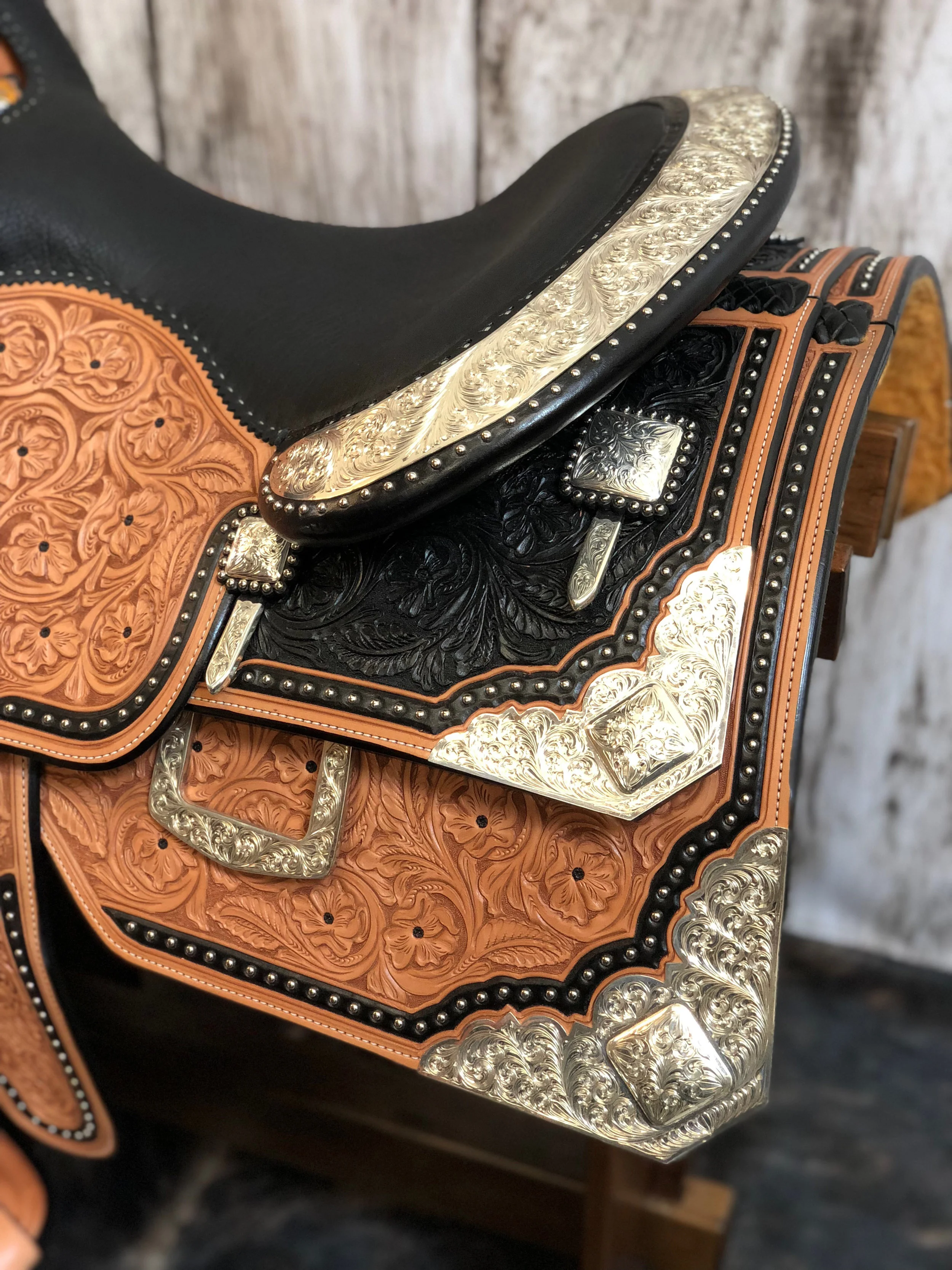 Silver Show Saddle