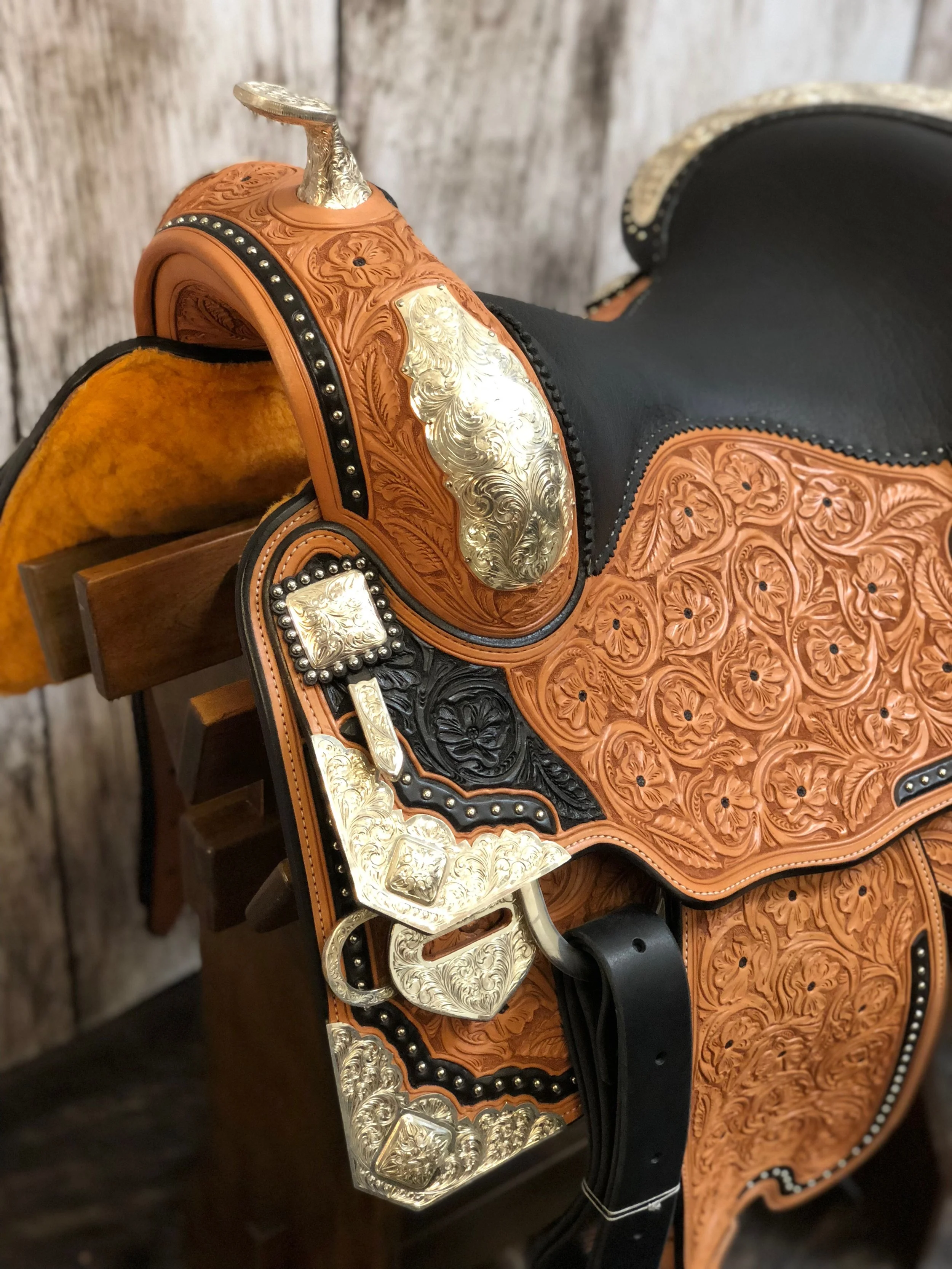 Silver Show Saddle