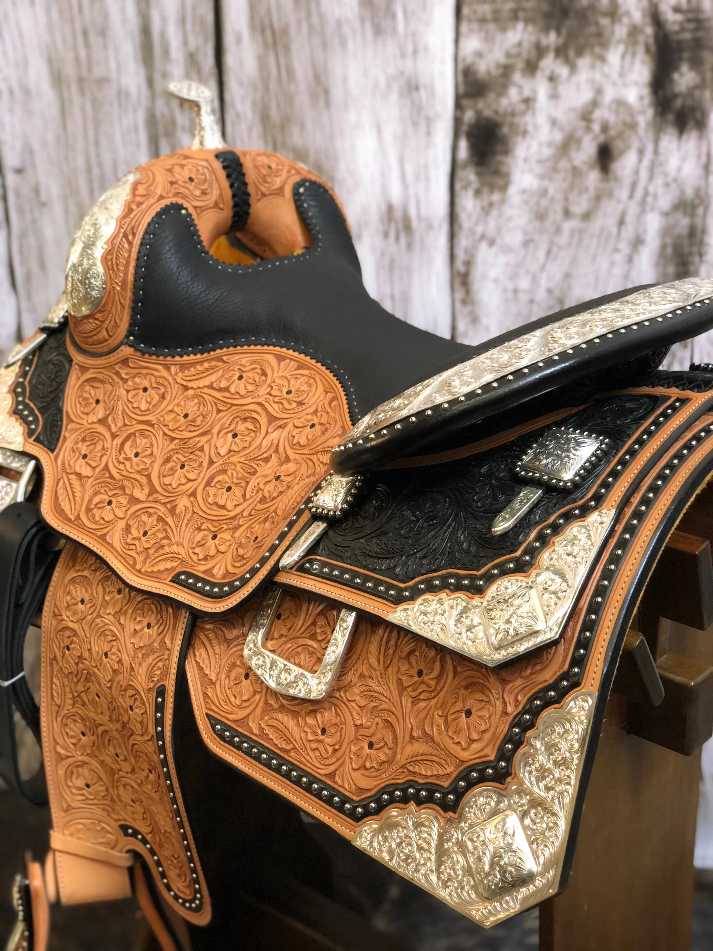 Silver Show Saddle