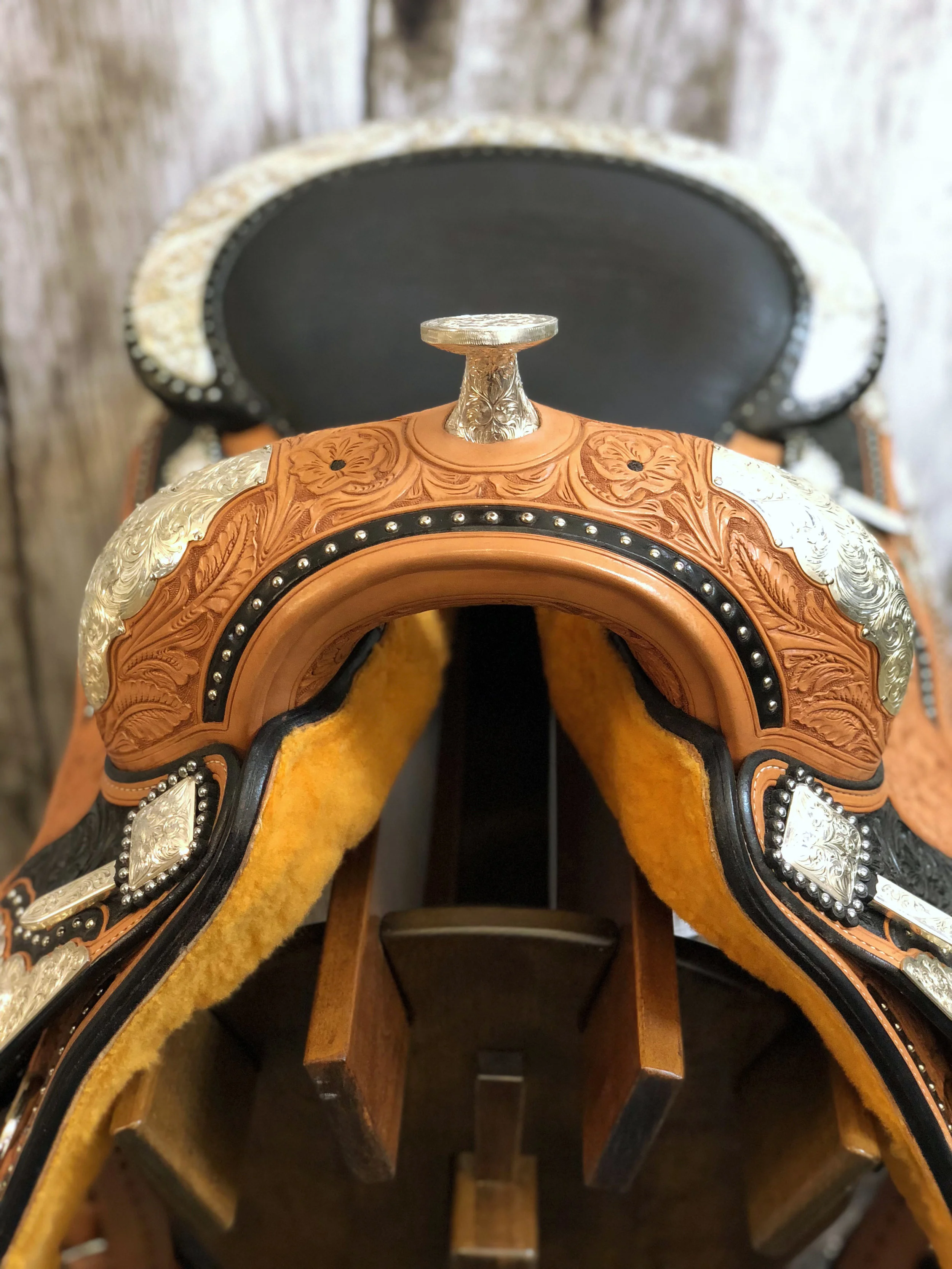 Silver Show Saddle