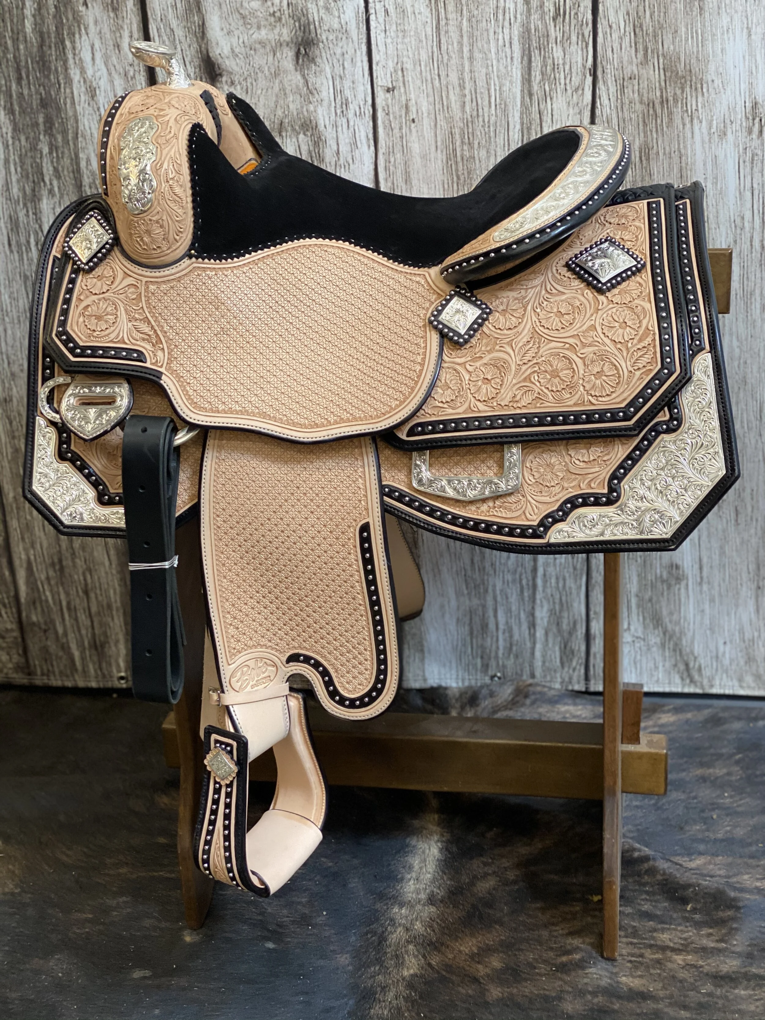 Silver Show Saddle