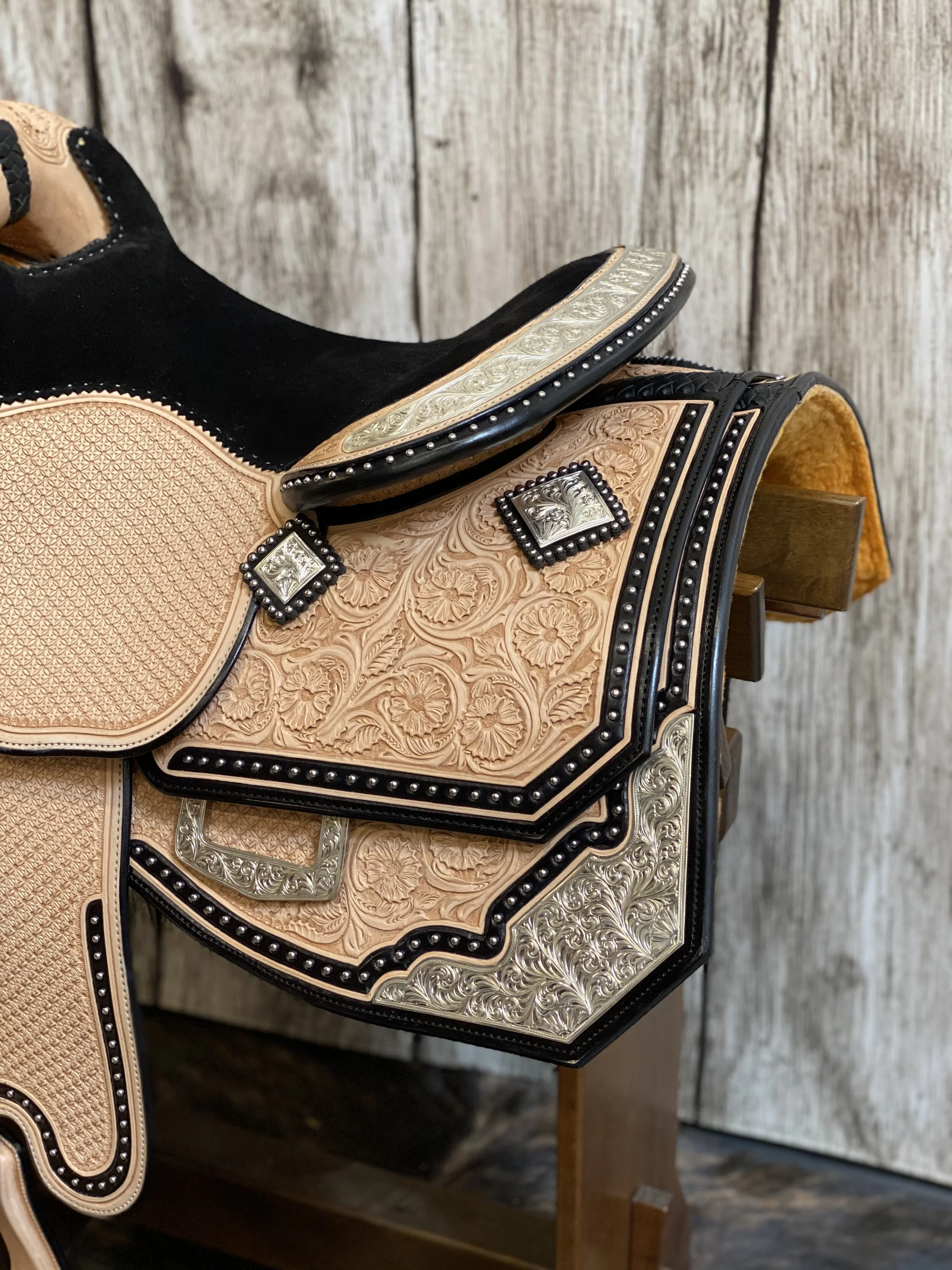 Silver Show Saddle