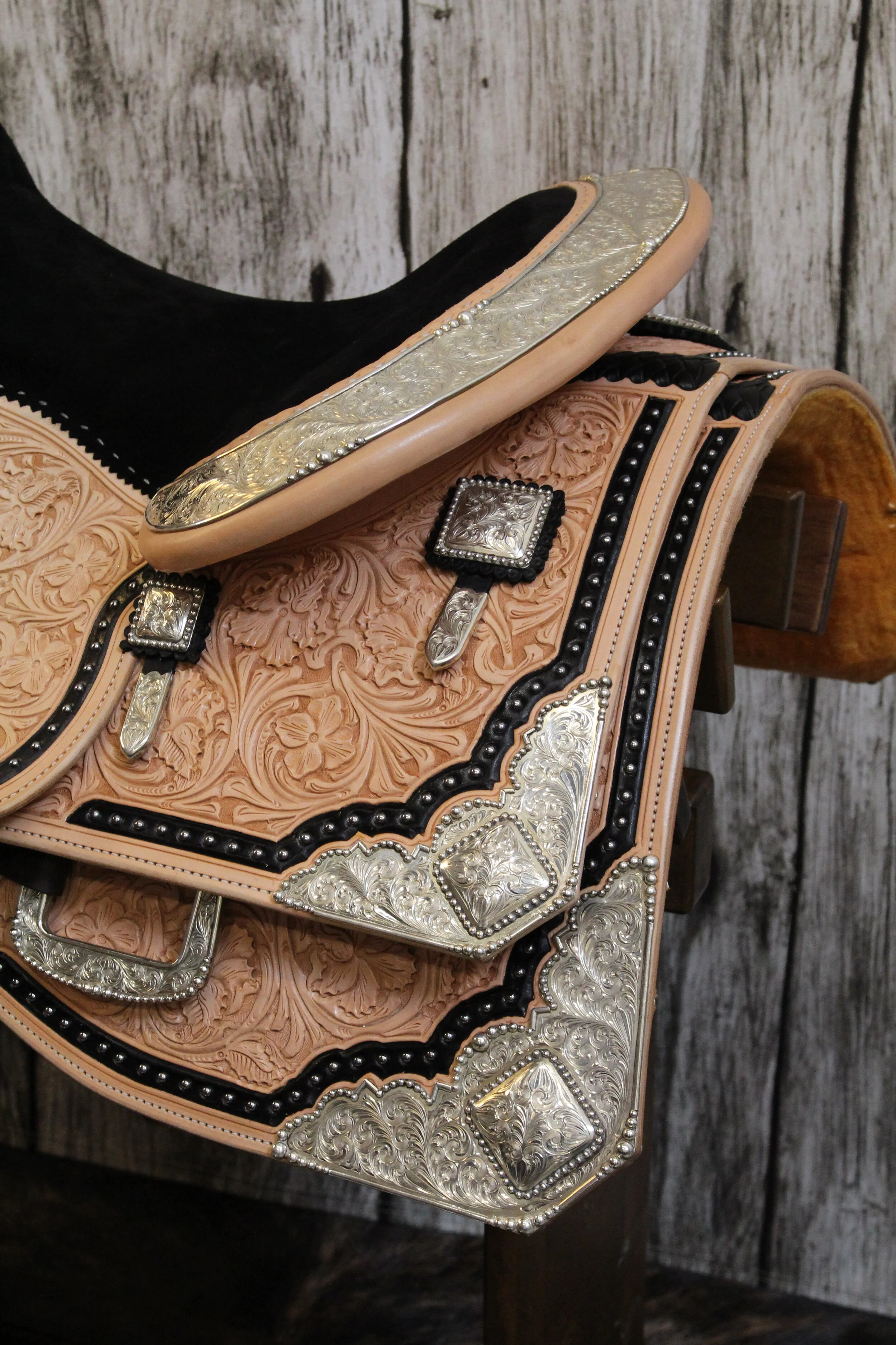 Silver Show Saddle