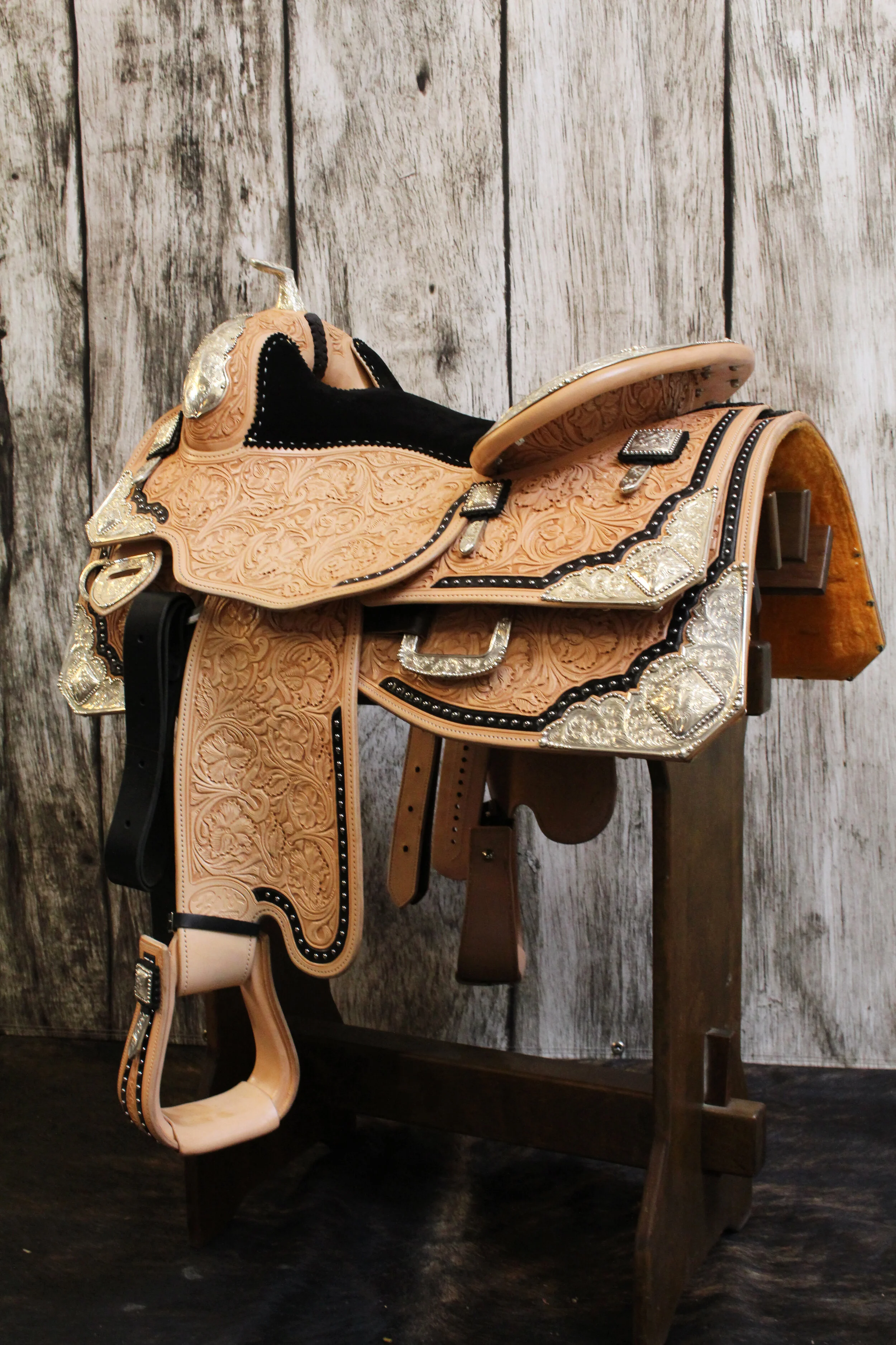 Silver Show Saddle