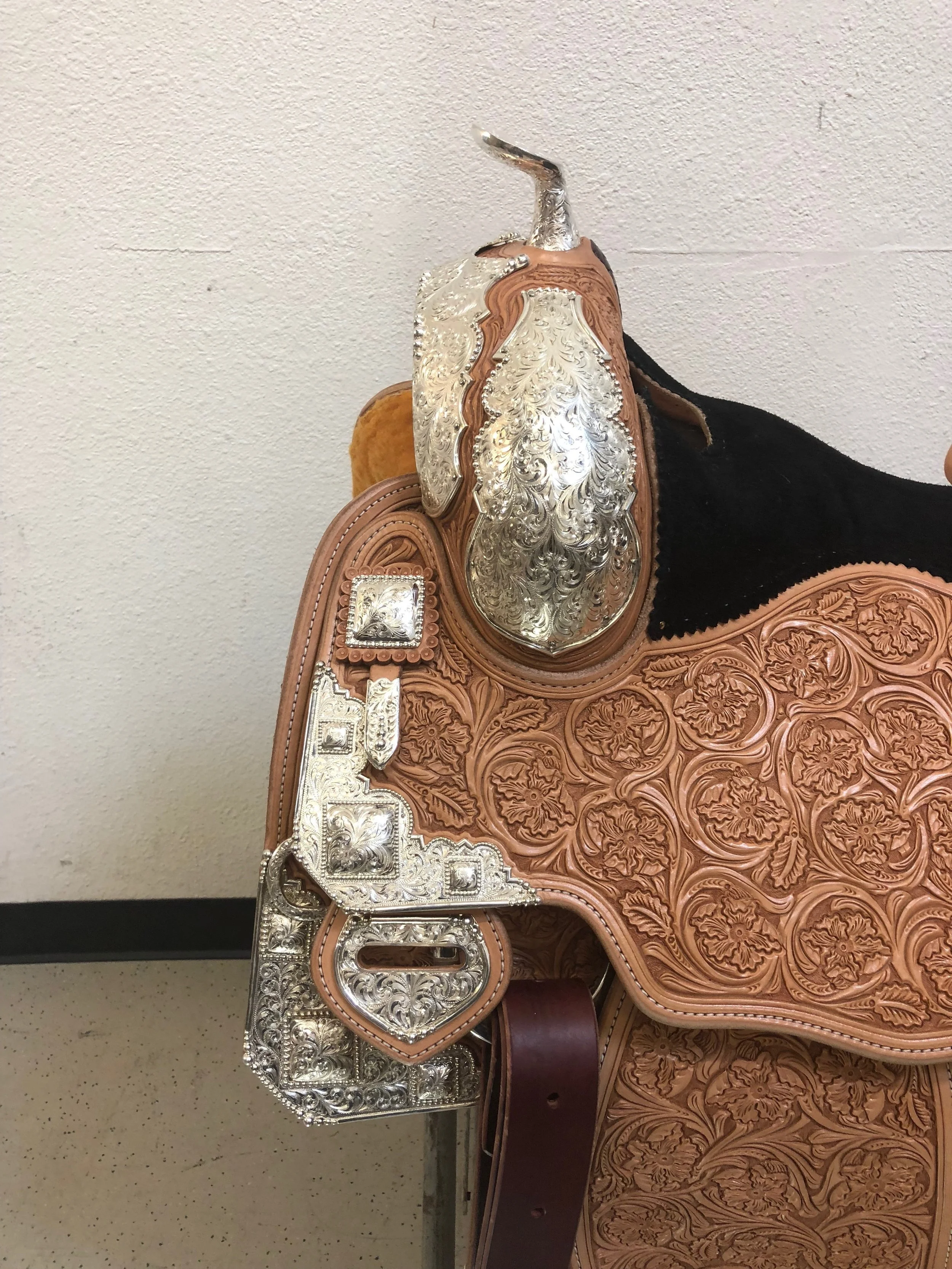 Silver Show Saddle