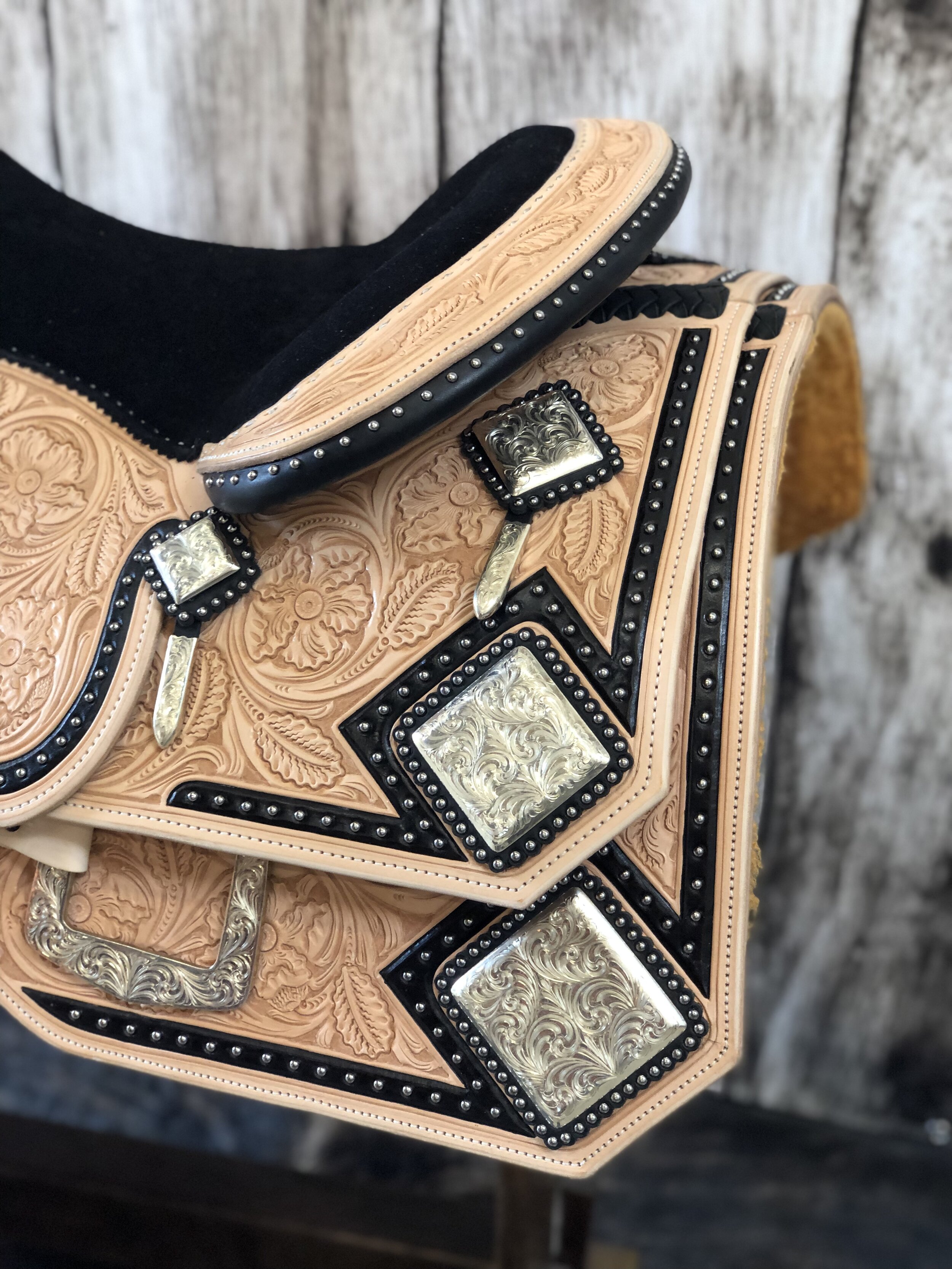 Silver Show Saddle