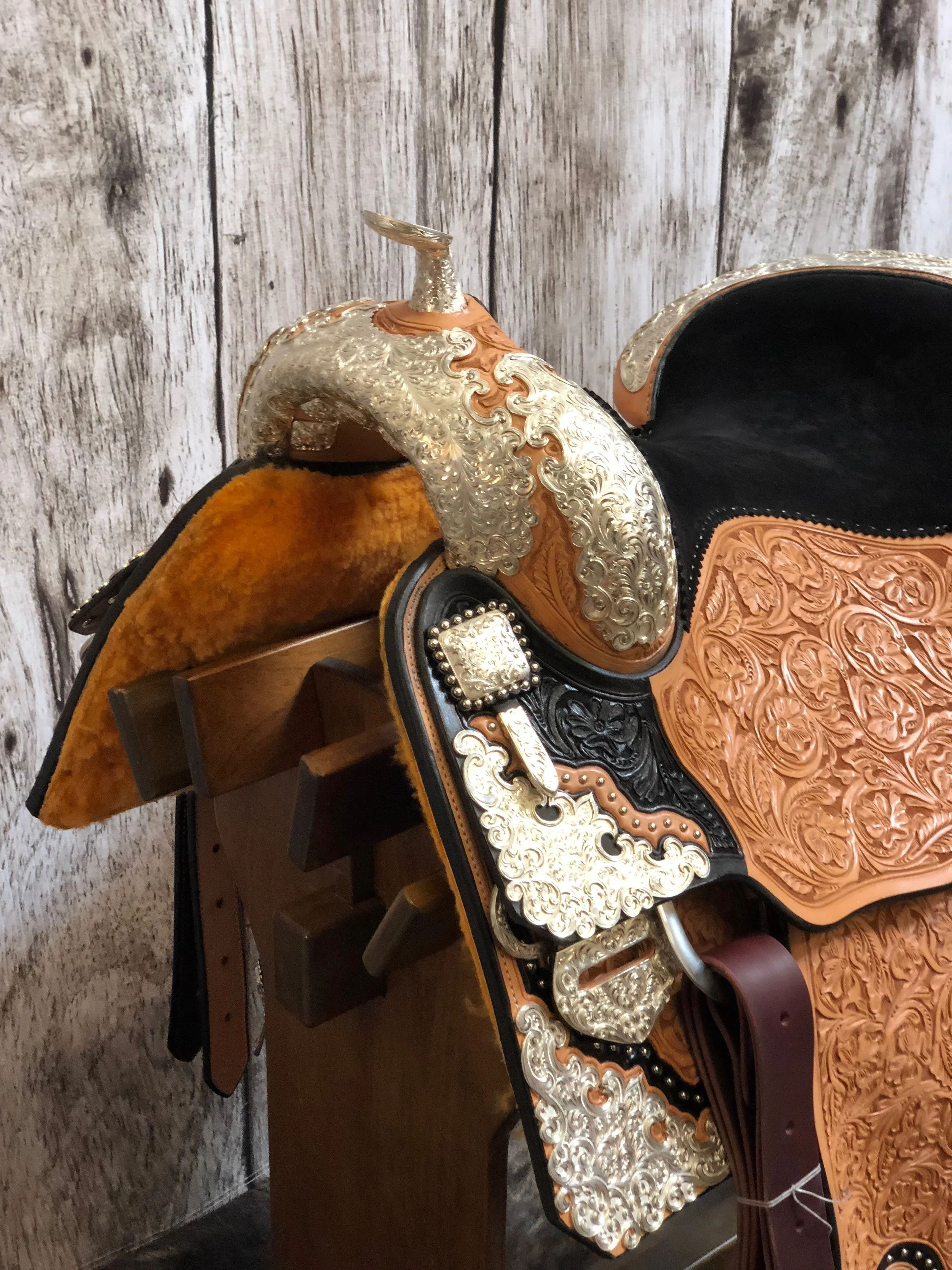 Silver Show Saddle